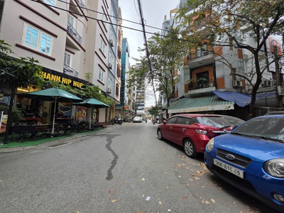 Bán nhà mặt ngõ hoàng quốc việt phù hợp làm văn phòng 0