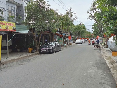 Chính chủ bán nhà mặt tiền Nguyễn Khuyến, Cách 200m đến Siêu thị Mega Market 4