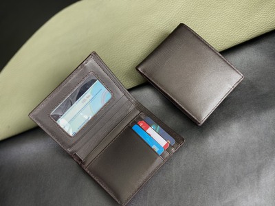 Tìm Nguồn Nhập Sỉ Ví Da Chất Lượng Giá Xưởng 1