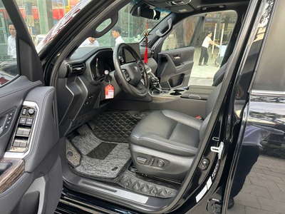 Một Em Land Cruiser LC300 Sản Xuất 2023 4