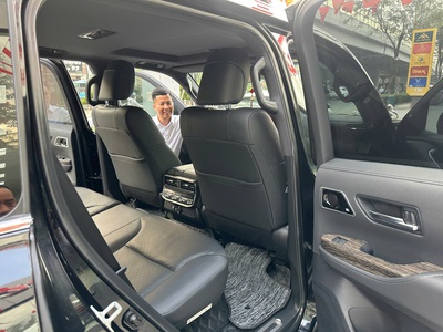 Một Em Land Cruiser LC300 Sản Xuất 2023 9