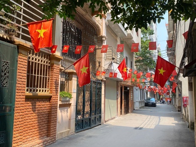 Bán 95m2 đất Lạc Long Quân, MT9.5m, Đầu tư xây CCMN/Building cực đẹp, chỉ 25 tỷ 1