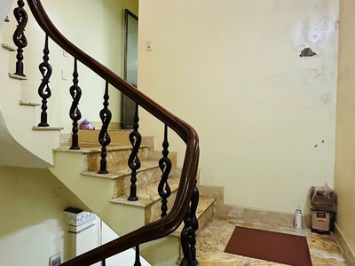 Nhà 2 tầng gốc dân ngõ thông Chùa Hàng - 64m2 - 2 tầng - giá loanh quanh 3 tỷ 1