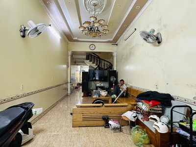 Nhà 2 tầng gốc dân ngõ thông Chùa Hàng - 64m2 - 2 tầng - giá loanh quanh 3 tỷ 7