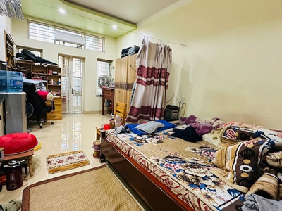 Nhà 2 tầng gốc dân ngõ thông Chùa Hàng - 64m2 - 2 tầng - giá loanh quanh 3 tỷ 8