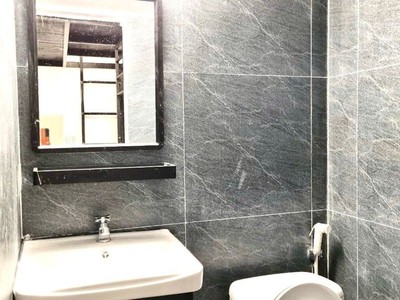 Bán chdv 6tầng thangmáy gần đhcn4   20 phòng full nt   tn 100tr/tháng 4