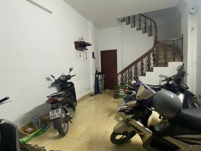 Nhà 5 tầng giáp bát dòng tiền 200tr/năm sẵn khai thác 0