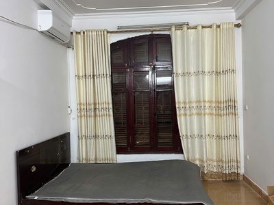 Cho thuê nhà nguyên căn 30m2 x 3,5 tầng cách mặt phố dương văn bé 50 m 1