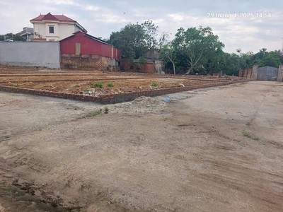 Chủ nhờ bán đất 115m2, mt7m, lô góc 3.2 tỷ, thanh trí, sóc sơn. ô tô 2