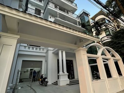 Chính chủ cho thuê nhà nguyên căn 5 tầng mặt hồ phương liệt 0