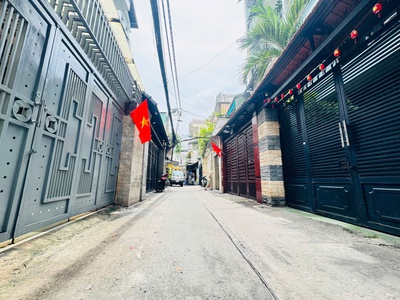 Ngang lớn 5,5m 17m - bán nhà 4 tầng xe hơi ngủ trong nhà đ. trần quang diệu, quận 3 - sổ hồng vuông 2