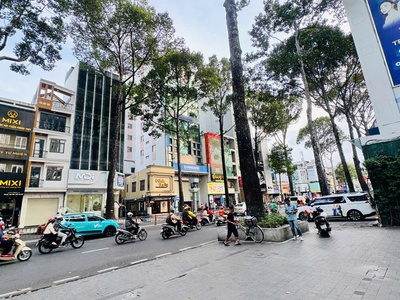 Bán tòa nhà 7 tầng có hầm - mặt tiền kinh doanh đ.3/2, quận 10 - sẵn dòng tiền 10.000/th  lh giang 2