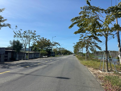 Bán 591m2 đất mặt tiền hùng vương - lagi sát biển giảm 50 chỉ 2 tỷ 2