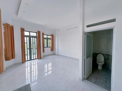 Trung tâm nhà bè  .lê văn lương - lô góc nhà 4 tầng- ngang lớn - nhà kiên cố 2