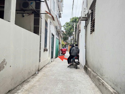 Bánh nhanh căn nhà 3 tầng tổ 3, quang minh. giáp khu công nghiệp. đường rộng, oto đỗ 1