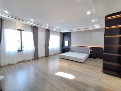 Bán nhà long biên thang máy 4 ngủ ô tô bồ đề 3