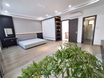 Bán nhà long biên thang máy 4 ngủ ô tô bồ đề 2