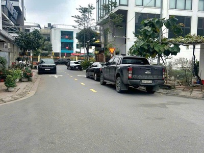 Bán đất phân lô khu tđc ngọc thụy - gara - ôtô tránh giá tốt 0