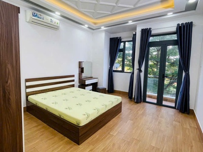 Nhà dân trí cao - 4 tầng hẻm xe hơi thông - cạnh phú mỹ hưng, hơn 6 tỷ 2