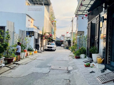 Nhà dân trí cao - 4 tầng hẻm xe hơi thông - cạnh phú mỹ hưng, hơn 6 tỷ 1