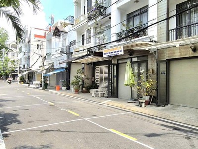 Nhà 4 tầng, xe hơi ngủ trong nhà, vừa ở vừa kinh doanh, cạnh phú mỹ hưng, hơn 8 tỷ 1