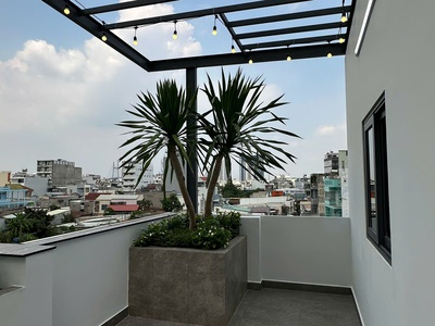 Trung tâm nhà bè  .lê văn lương - lô góc nhà 4 tầng- ngang lớn - nhà kiên cố 4