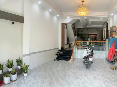 Nhà 2 mặt tiền, hẻm xe hơi cạnh lê văn lương, 4 tâng, 9.3 tỷ, không ngập 0