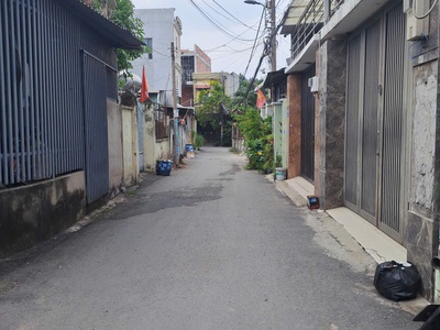 Cho thuê nhà riêng Đường Số 7, P.Linh Tây 130m , 3PN, sân vườn 9tr/tháng 0