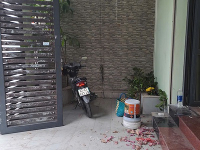 Cho thuê nhà riêng Đường Số 7, P.Linh Tây 130m , 3PN, sân vườn 9tr/tháng 2