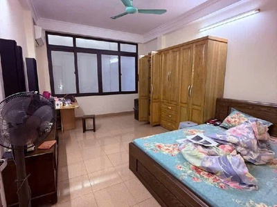 Bán nhà nguyễn khoái trong đê 4 tầng dân xây chắc chắn gần phố hai bà trưng 0