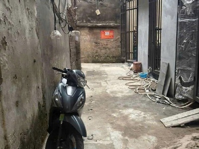 Bán nhà nguyễn khoái trong đê 4 tầng dân xây chắc chắn gần phố hai bà trưng 4