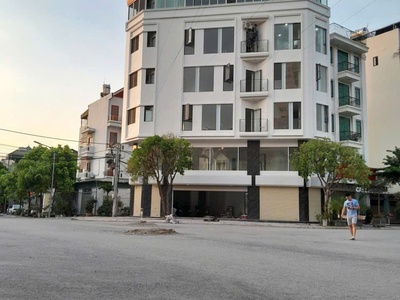 Chính chủ cho thuê tòa nhà 6 tầng mới xây,lô góc 3 mặt tiền, dt 650m  tại Bồ Đề, Long Biên 0