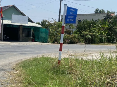 Tôi cần bán gấp đất mặt tiền đường Lộ Đình 350m2  giá 2tỷ3 full thổ cư 2