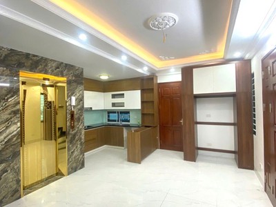 Nhà 6 tầng thang máy liên mạc   ngõ ô tô nông   ở ngay   giá hơn 6 tỷ 1