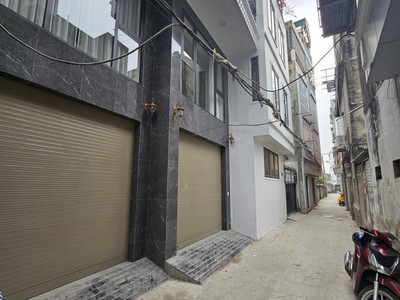 Seri 2 căn nhà đẹp mới koong - 6 tầng thang máy - ngõ thông - ô tô  vào nhà 11tỷ 2 long biên- hà 1