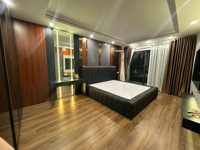 Nhỉnh 9 tỷ - hàng xóm vinhomes riverside 41m2, thang máy, full nội thất 0