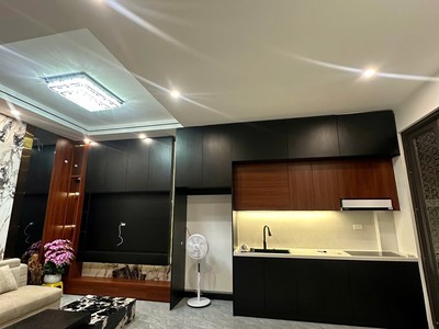 Nhỉnh 9 tỷ - hàng xóm vinhomes riverside 41m2, thang máy, full nội thất 4