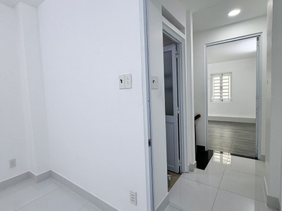 Bán nhà lạc long quân p.10 tân bình giáp quận 10 45m  4.2 x 12  4,55t 2