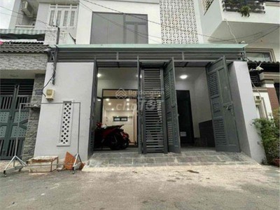 Bán nhà gấp. dt 6,6x14m   cn85m2   tại 411/ lê đức thọ p17 vị trí đẹp hxh 6m thông 1 trục giá 9,9 tỷ 0