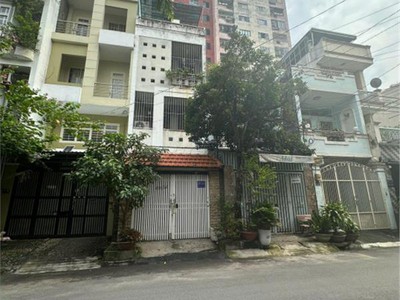 Bán mặt tiền đường hxt 10m 409/ nguyễn oanh p17 gò vấp. dt 4x17m  cn 65 m2  1tr1l giá 9,1 tỷ 0