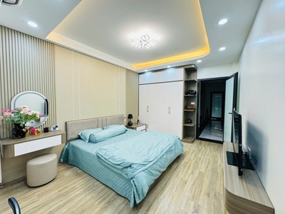 Bán nhà riêng 5 tầng phố nguyễn sơn 60 m2 mặt tiền 4m x 13.5 tỷ long biên-hà nội. 4