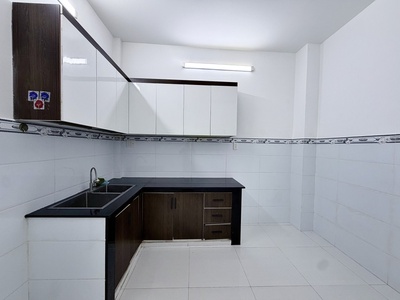 Bán nhà lạc long quân p.10 tân bình giáp quận 10 45m  4.2 x 12  4,55t 1