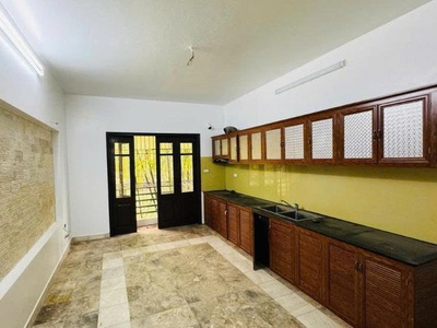 Vip cầu giấy - phân lô quân đội đường 800a 60m 5t nhỉnh 18 tỷ - ngõ thông - kinh doanh- đa dạng 0