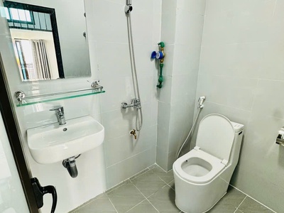 Trường chinh    100m   8 tầng   32 phòng   dòng tiền 2 tỷ/năm   chủ cần bán gấp 2