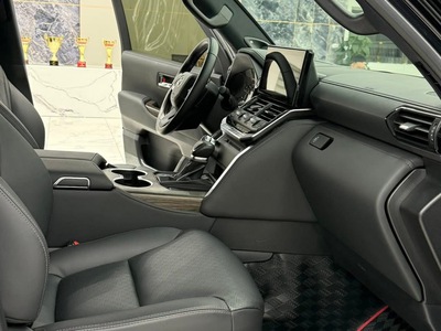 Bán Toyota Land Cruiser LC300 sản xuất 2023, 1 chủ. 9