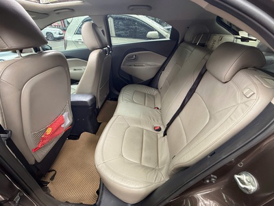 Xe kia RIO HATCHBACK AT 1.4 nhập khẩu nguyên chiếc 5 chỗ 3