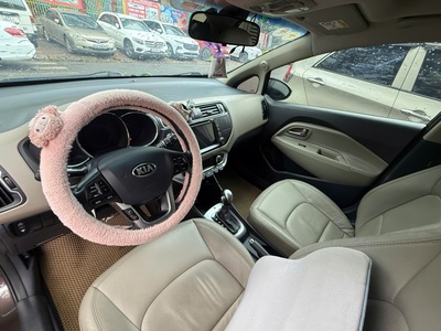 Xe kia RIO HATCHBACK AT 1.4 nhập khẩu nguyên chiếc 5 chỗ 4