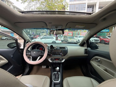 Xe kia RIO HATCHBACK AT 1.4 nhập khẩu nguyên chiếc 5 chỗ 5