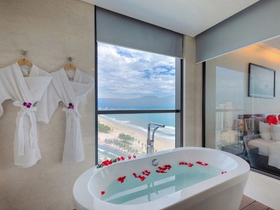 Tham khảo khách sạn Nha Trang, Phú Quốc view biển đẹp tại crystalbay.com 0