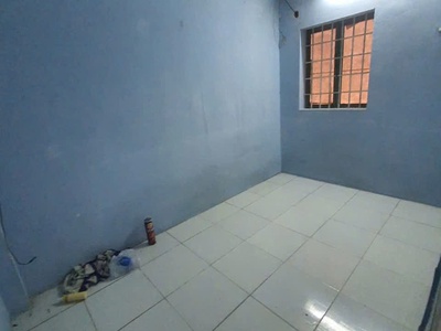 Chỉ hơn 3 đồng xíu có nhà sổ hồng riêng 1 trệt 1 lầu đường 5m gần chợ thiếc q12 6